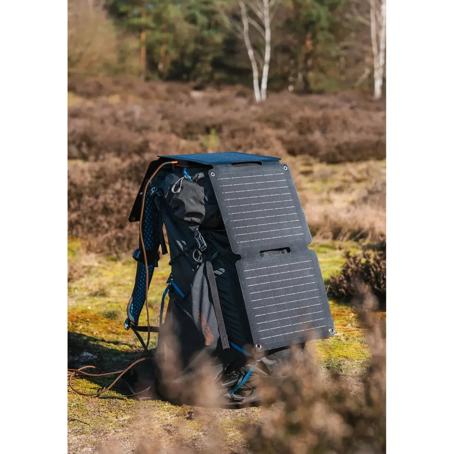 Xtorm 28W Foldable Solar Booster