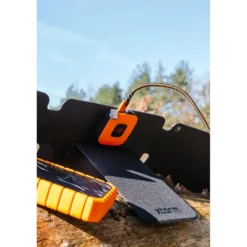 Xtorm 28W Foldable Solar Booster