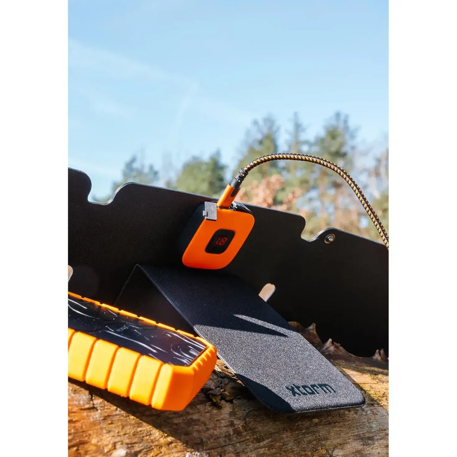 Xtorm 28W Foldable Solar Booster