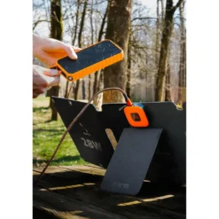 Xtorm 28W Foldable Solar Booster